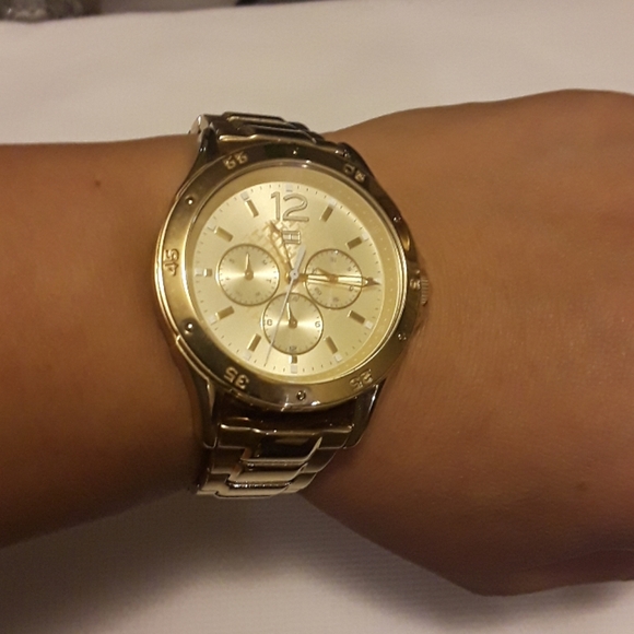 Watch - Picture 3 of 3